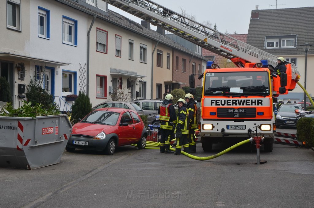 Feuer 2 Dach Koeln Brueck Diesterweg P16.JPG - Miklos Laubert